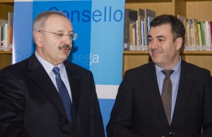 Ramón Villares (esquerda), presidente do CCG, e Román Rodríguez (direita), conselheiro da Cultura e a Educaçom
