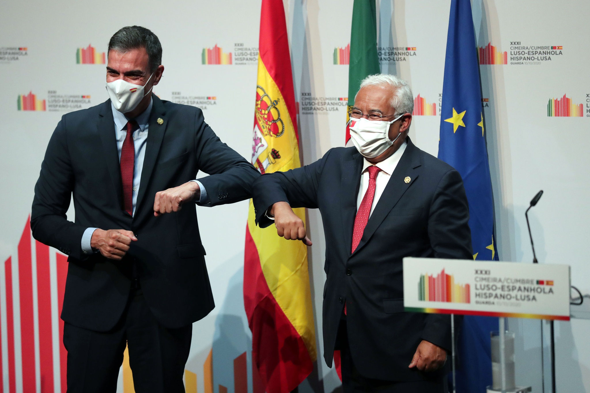 presidentes do governo espanhol e português durante a cimeira ibérica deste ano.