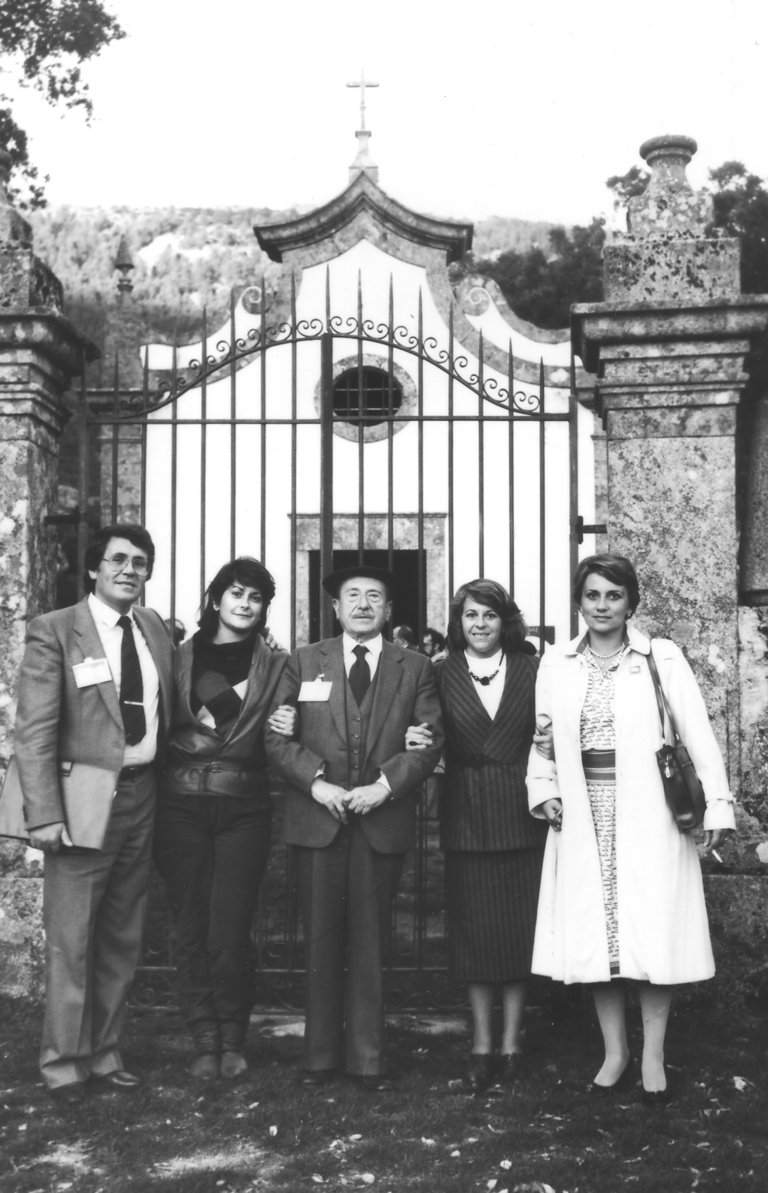 De esquerda para direita: Aracéli Herrero, Aurora Marco, Ricardo Carvalho Calero, Helena Alvaredo e José Luís Rodriguez. Seminário Luso Galaico do VII Centenário do Foral de Caminha (19-21 de Outubro de 1984)