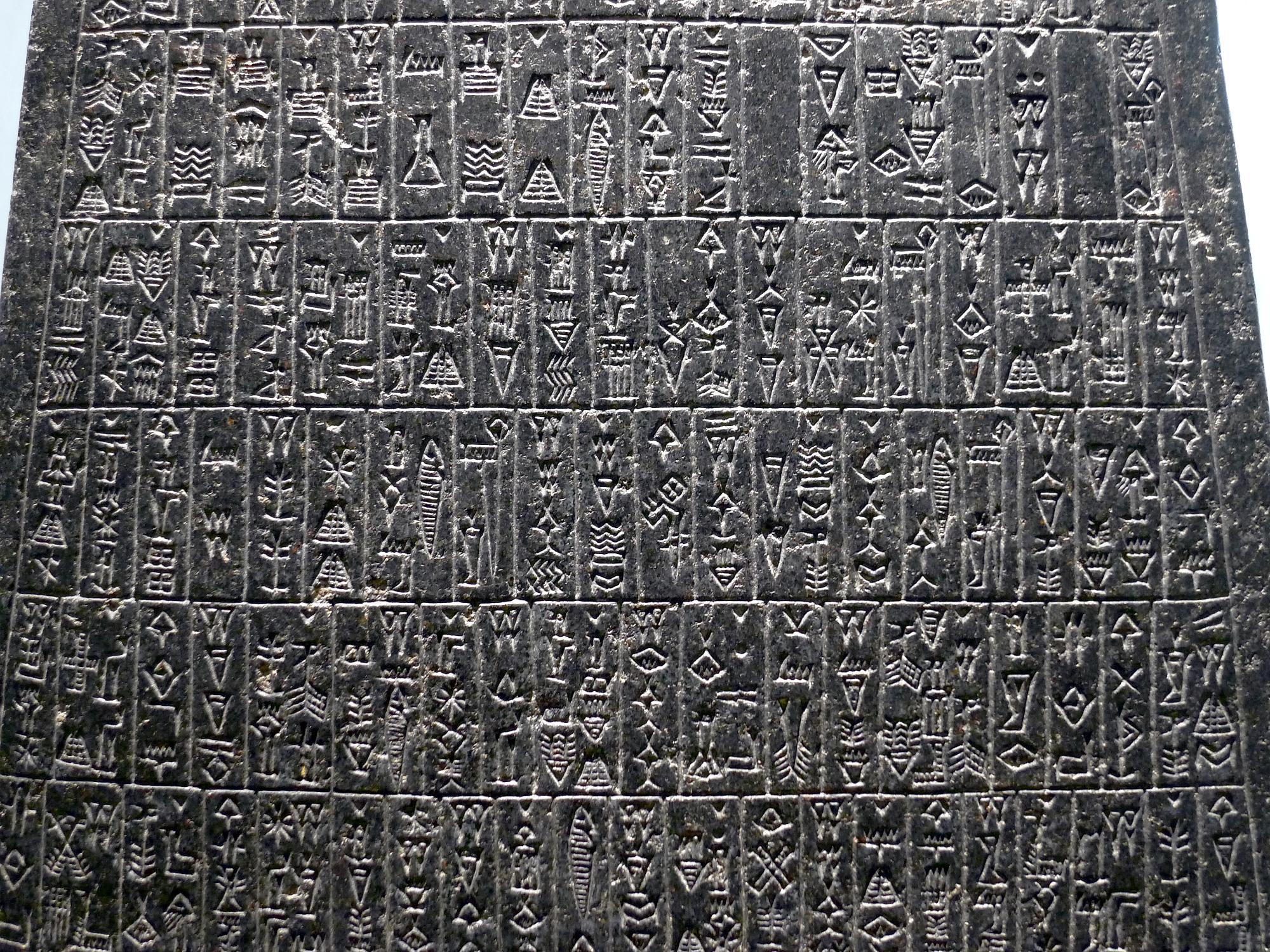Inscrições em acadiano no obelisco de Manistusu