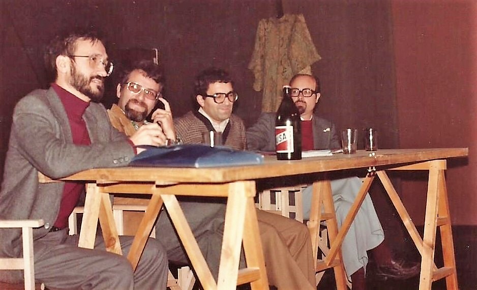 Apresentaçom da AGAL na Corunha a 20 de novembro de 1981. Da direita para a esquerda: Xavier Alcalá, António Gil, José-Martinho Montero Santalha e José Maria Monterroso Devesa.
