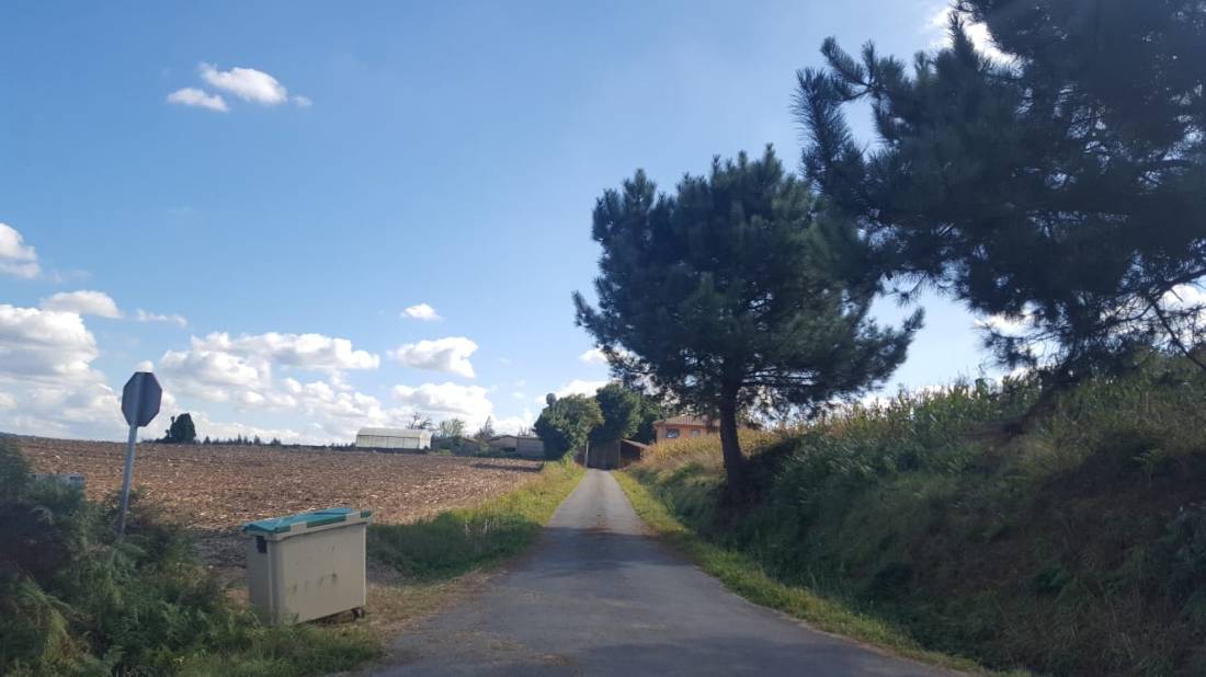 Caminho da aldeia de Ramil, em Barbeiros, Ordes